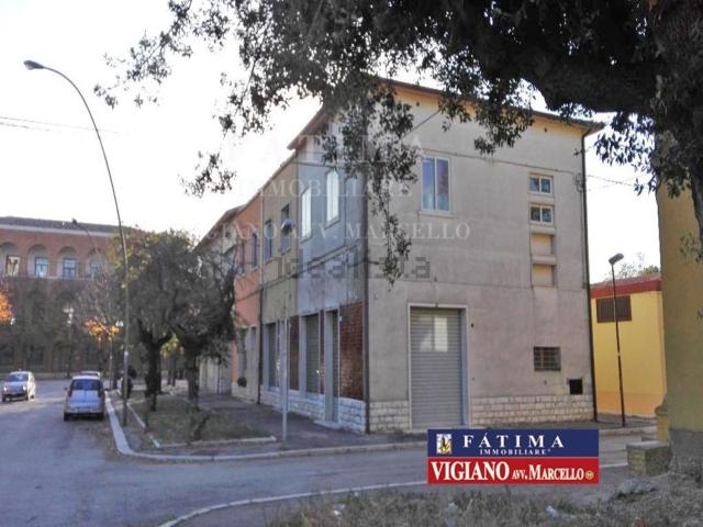 Locale in vendita di 81 m² in Piazza Cattedrale