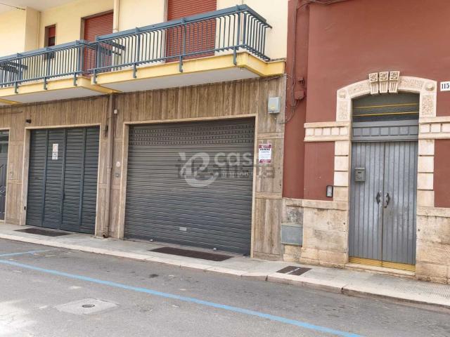 Locale in vendita di 81 m² in Via Carmine, 115