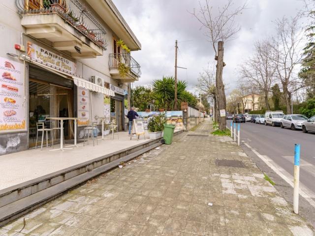 Locale in vendita di 81 m² in Via Giuseppe Garibaldi, 61