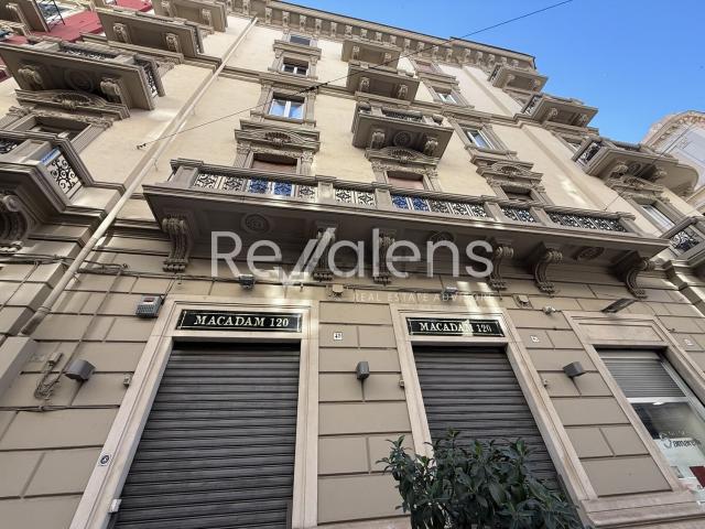 Locale in vendita di 81 m² in Via Nicola de Giosa