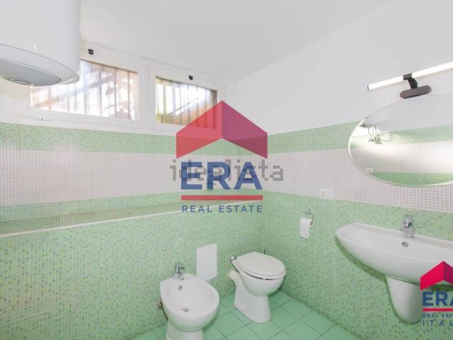 Locale in vendita di 81 m² in Via Privata degli Artaria, 11
