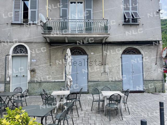 Locale in vendita di 82 m² in Piazza dei Mosto, 24
