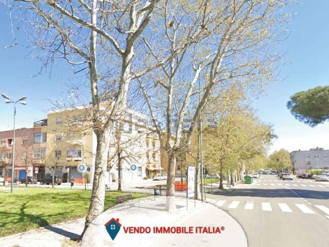 Locale in vendita di 82 m² in Piazzale Prampolini