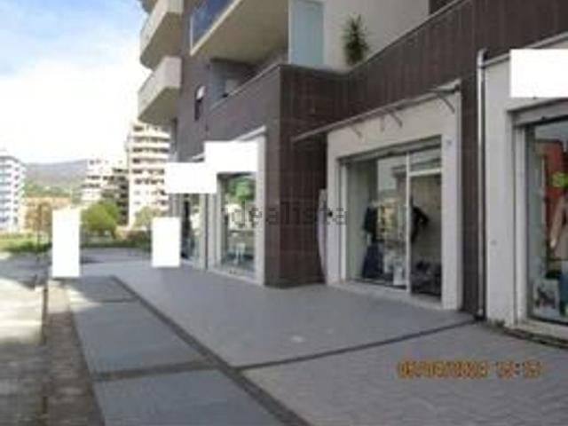Locale in vendita di 82 m² in Via Felice Fiore