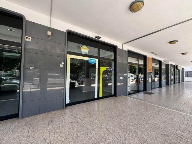 Locale in vendita di 82 m² in Via Generale Carlo Alberto dalla Chiesa, 10