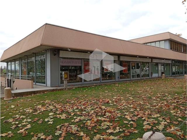 Locale in vendita di 830 m²