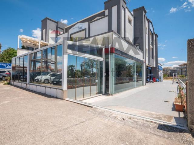 Locale in vendita di 830 m² in Via Francesco Ferrucci, 8