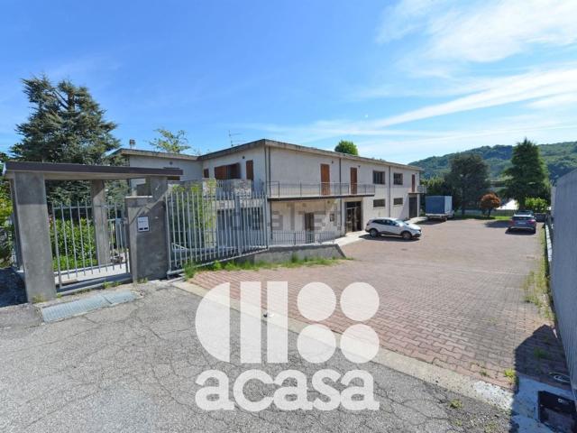 Locale in vendita di 835 m²
