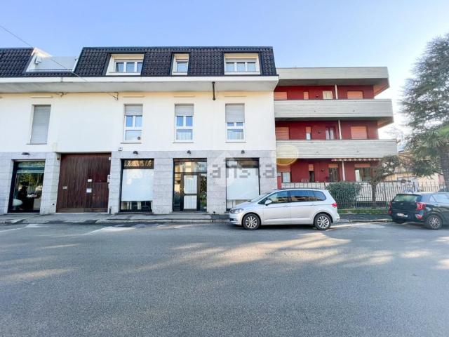 Locale in vendita di 87 m² in Via A. Murri, 6