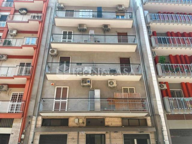 Locale in vendita di 87 m² in Via Dante Alighieri
