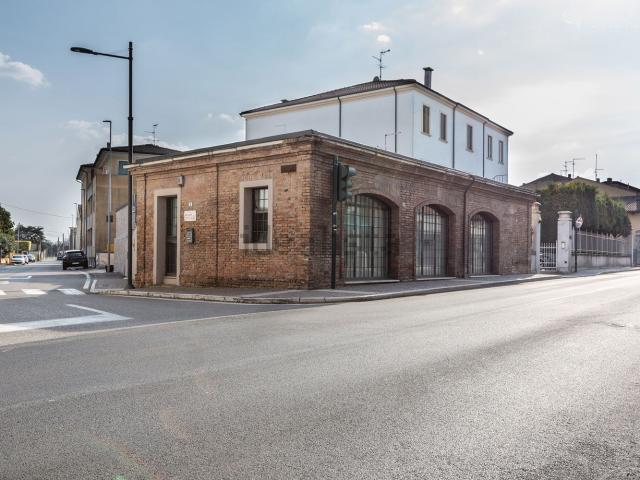 Locale in vendita di 87 m² in Via Fratta, 2