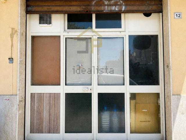 Locale in vendita di 87 m² in Via Ruggero Loria, 12
