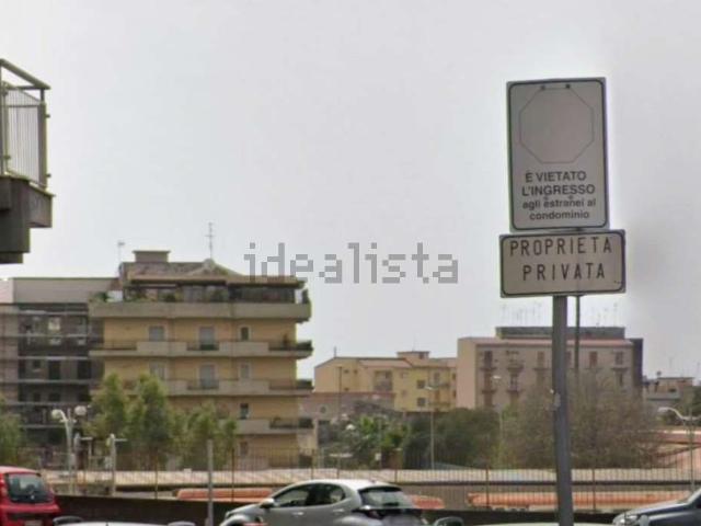 Locale in vendita di 842 m² in Via Asti, 26
