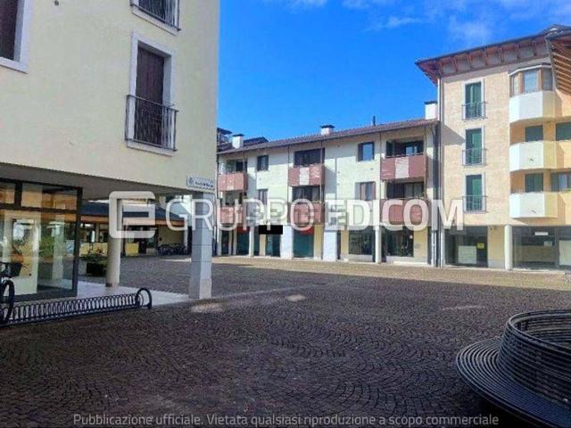 Locale in vendita di 84 m² in Piazza Nicolò di Maniago
