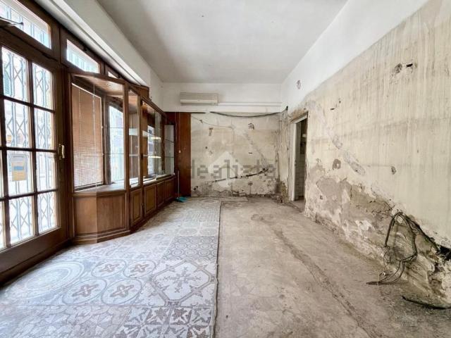 Locale in vendita di 84 m² in Via Chiantigiana