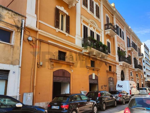 Locale in vendita di 84 m² in Via Giuseppe Re David, 25