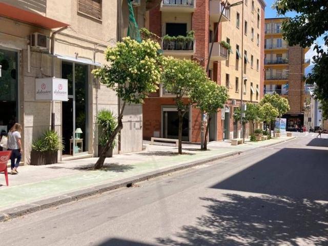 Locale in vendita di 84 m² in Via Luigi Miceli, 18