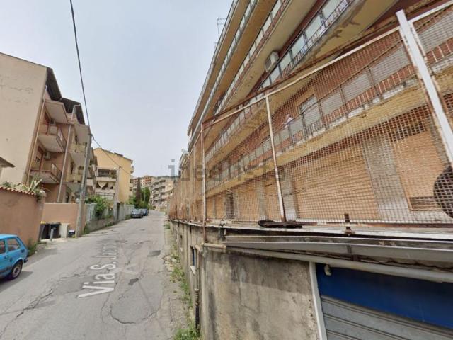 Locale in vendita di 84 m² in Via San Jachiddu, 70