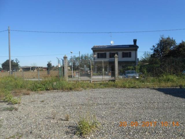 Locale in vendita di 850 m² in Via Amarene
