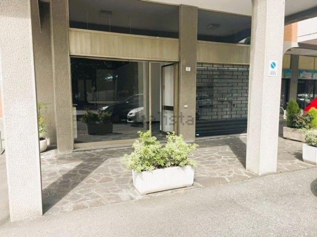 Locale in vendita di 85 m² in Borgo Roldi, 5