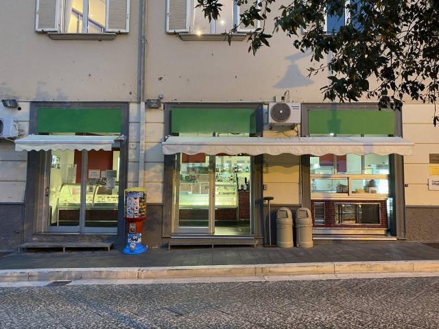 Locale in vendita di 85 m² in Piazza Antonio Gramsci, 4