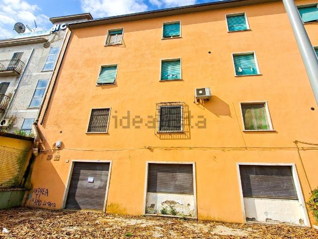 Locale in vendita di 85 m² in Piazzale stazione