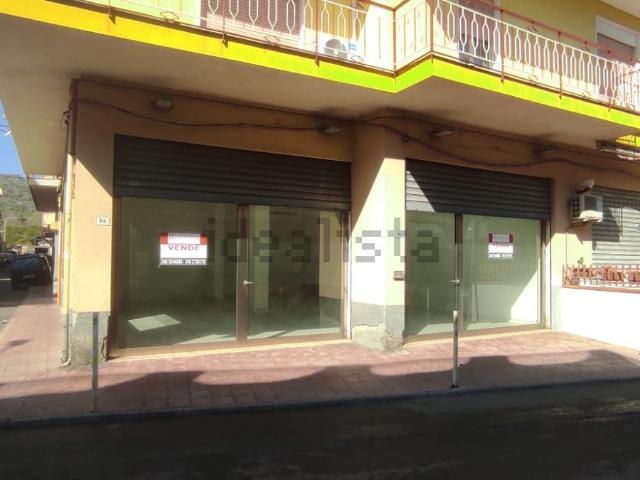 Locale in vendita di 85 m² in Via Torrente Agrò