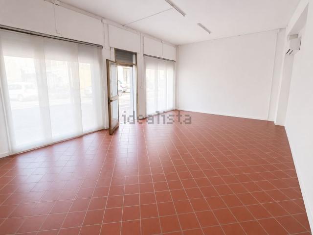 Locale in vendita di 85 m² in Via Trento, 8