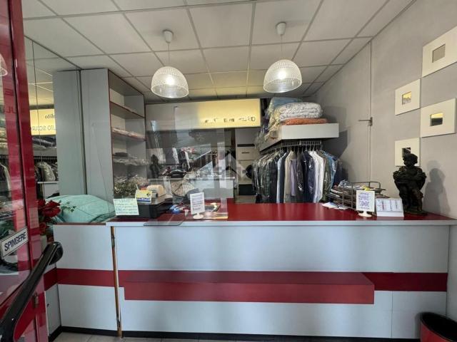 Locale in vendita di 85 m² in Via Ugo de Carolis, 89