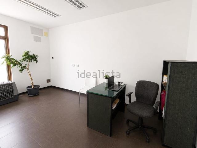 Locale in vendita di 85 m² in Via Aurelia Sud, 171