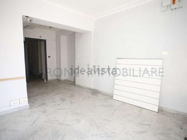 Locale in vendita di 85 m² in Via Benedetto Croce, 93