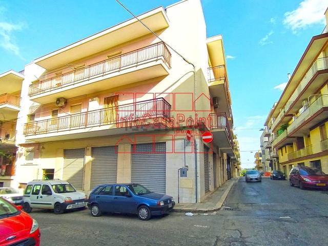 Locale in vendita di 85 m² in Via Carlo Poerio