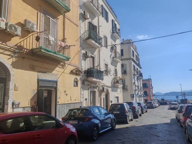 Locale in vendita di 85 m² in Via Dante Alighieri