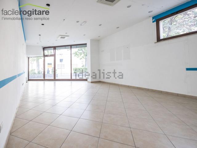 Locale in vendita di 85 m² in Via del Prete, 27