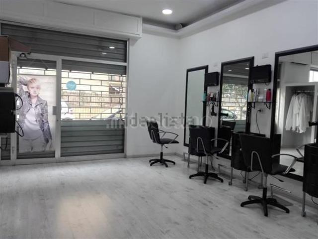 Locale in vendita di 85 m² in Via dell&apos Imbrecciato