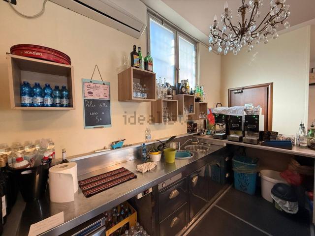 Locale in vendita di 85 m² in Via Europa
