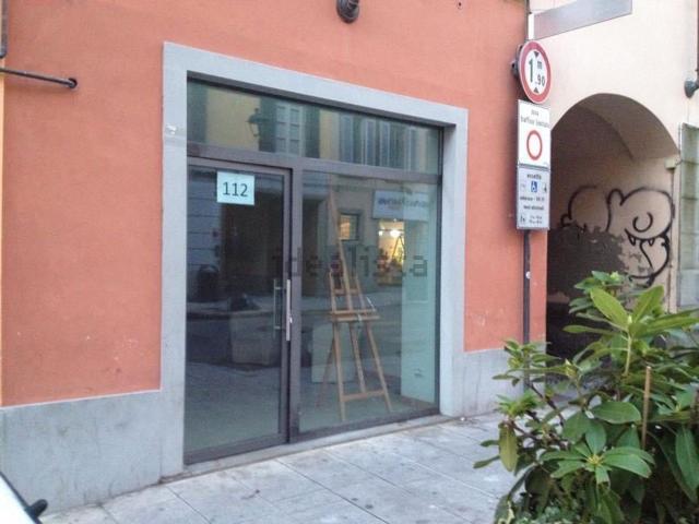 Locale in vendita di 85 m² in Via Gianbattista Moroni, 116