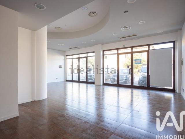 Locale in vendita di 85 m² in Via Guazzatore, 152
