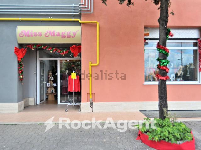 Locale in vendita di 85 m² in Via Inghilterra, 116