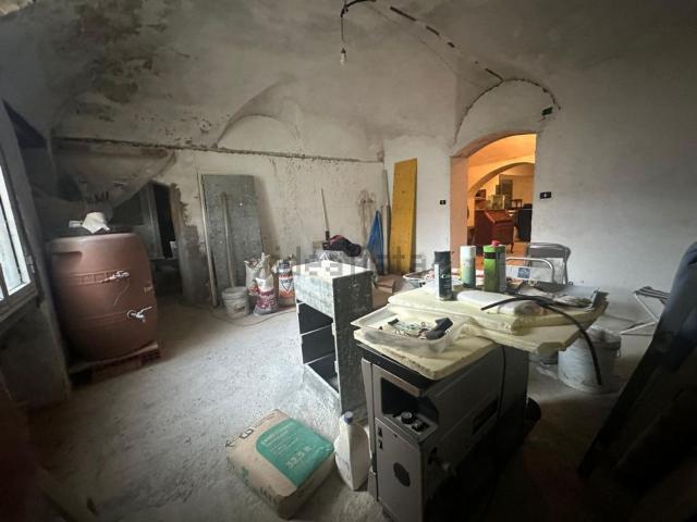 Locale in vendita di 85 m² in Via Luigi Corsi