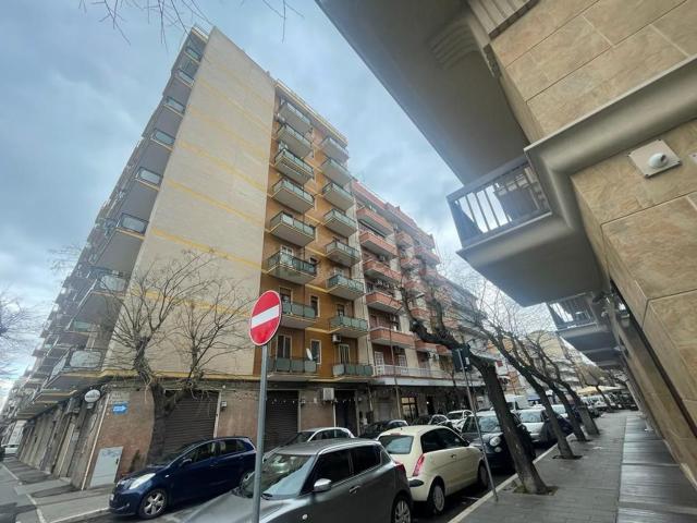 Locale in vendita di 85 m² in Via MARIO PAGANO