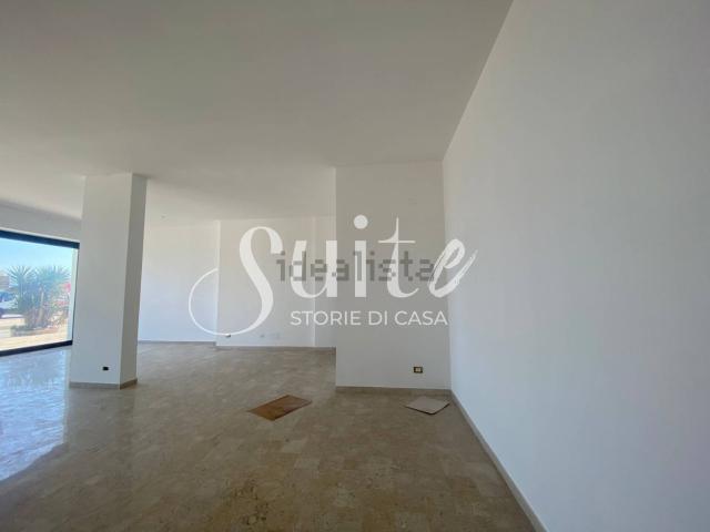Locale in vendita di 85 m² in Via Messina Marine, 449