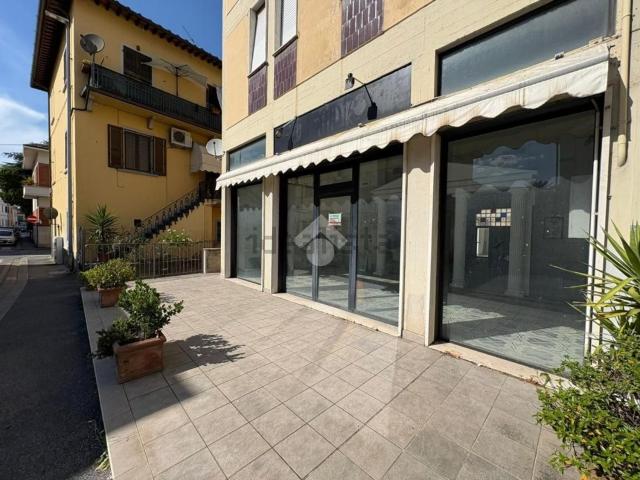 Locale in vendita di 85 m² in Via Montegrappa, 35