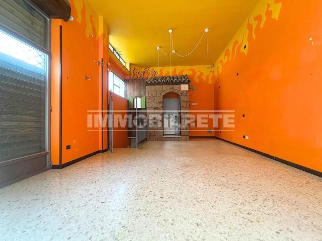 Locale in vendita di 85 m² in Via Po