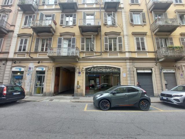 Locale in vendita di 85 m² in Via San Secondo, 48