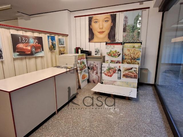 Locale in vendita di 85 m² in Via San Pio X