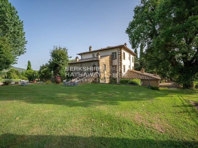 Locale in vendita di 865 m² in Vicolo della Luna