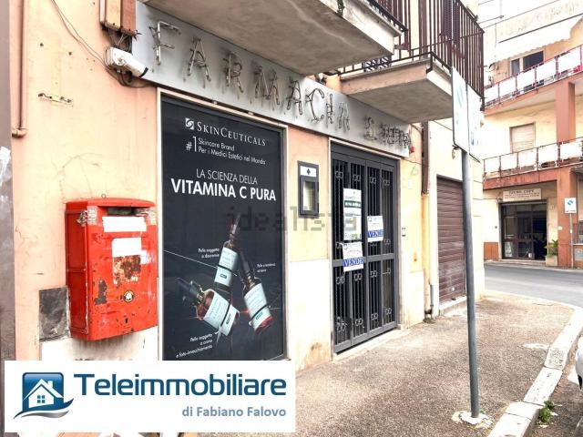 Locale in vendita di 86 m² in Piazza Gregorio Antonelli, 7