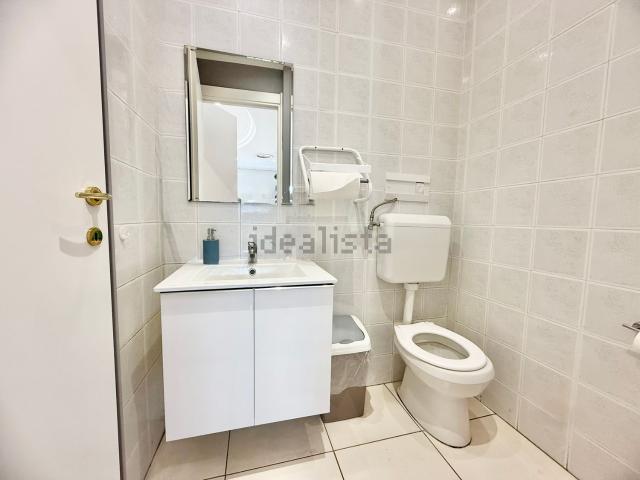 Locale in vendita di 86 m² in Via A. Toscanini, 34