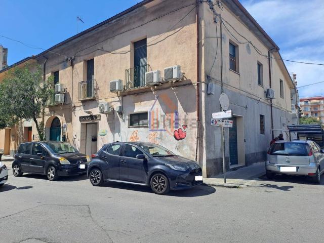 Locale in vendita di 86 m² in Via Bausan, 9